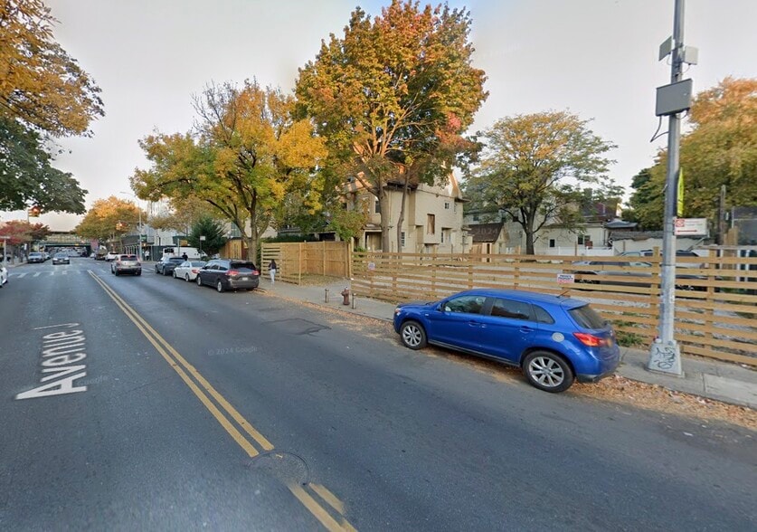 1703 Avenue J, Brooklyn, NY for sale - Primary Photo - Image 1 of 4