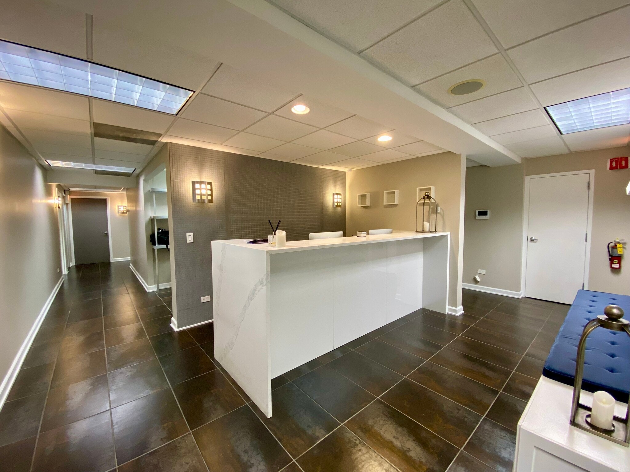 100 E Walton Pl, Chicago, IL for lease Interior Photo- Image 1 of 8