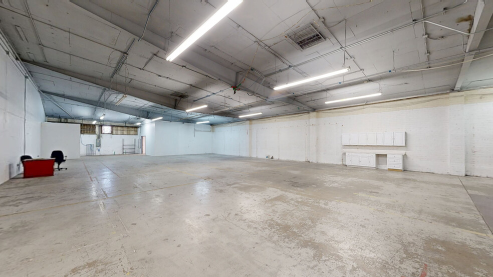 DTLA Turnkey Industrial or Redevelopment portfolio of 2 properties for sale on LoopNet.com - Matterport 3D Scan - Image 3 of 39