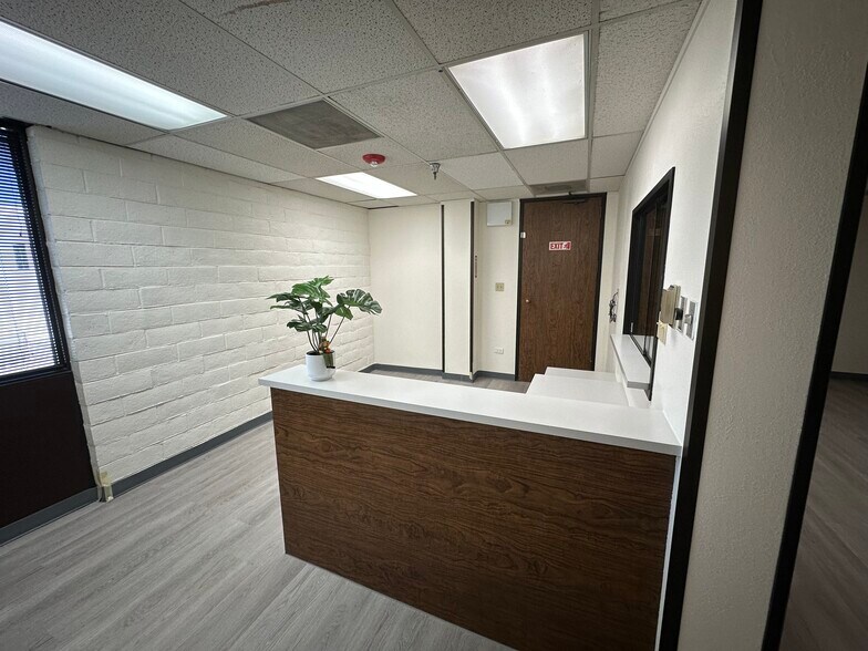 2323 16th St, Bakersfield, CA for lease - Building Photo - Image 3 of 15