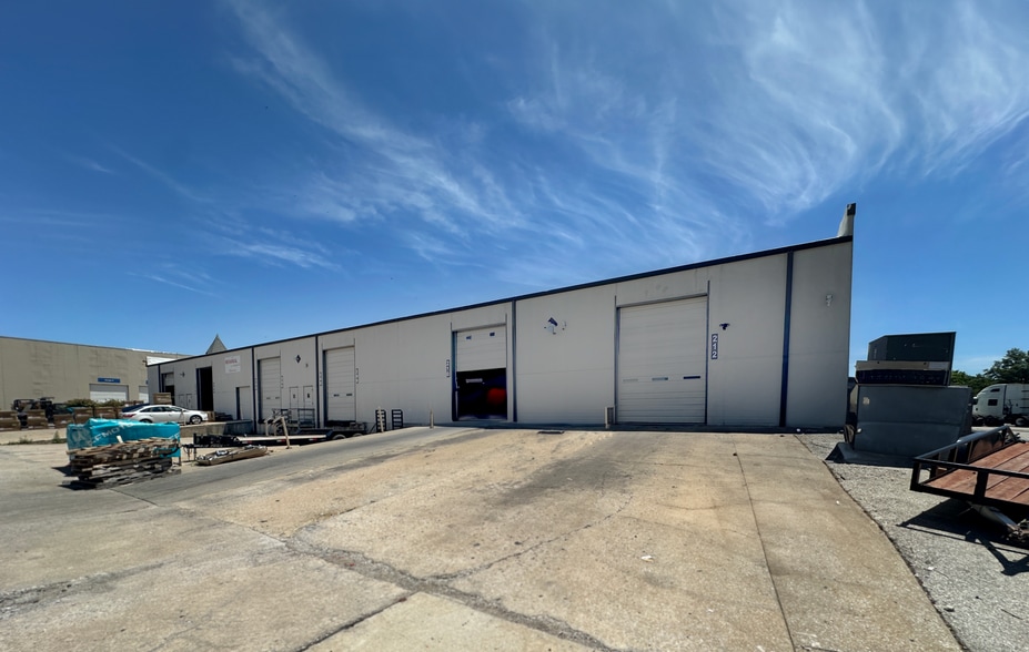 200-212 Crafton Dr, O'Fallon, MO for lease - Building Photo - Image 3 of 4