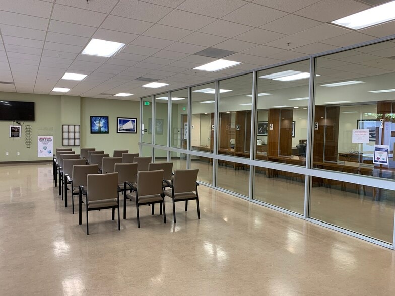 1690 Universe Cir, Oxnard, CA for lease - Lobby - Image 3 of 12