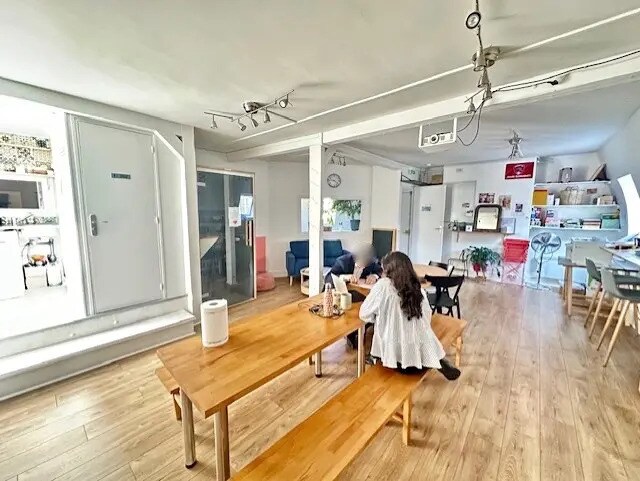 Office in Paris for lease - Interior Photo - Image 3 of 6