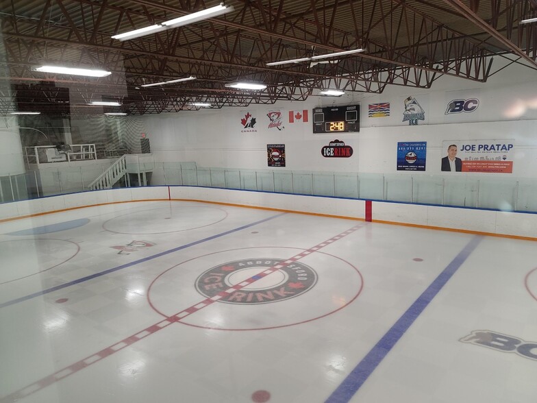 34100 S Fraser Way, Abbotsford, BC for sale - Interior Photo - Image 3 of 13