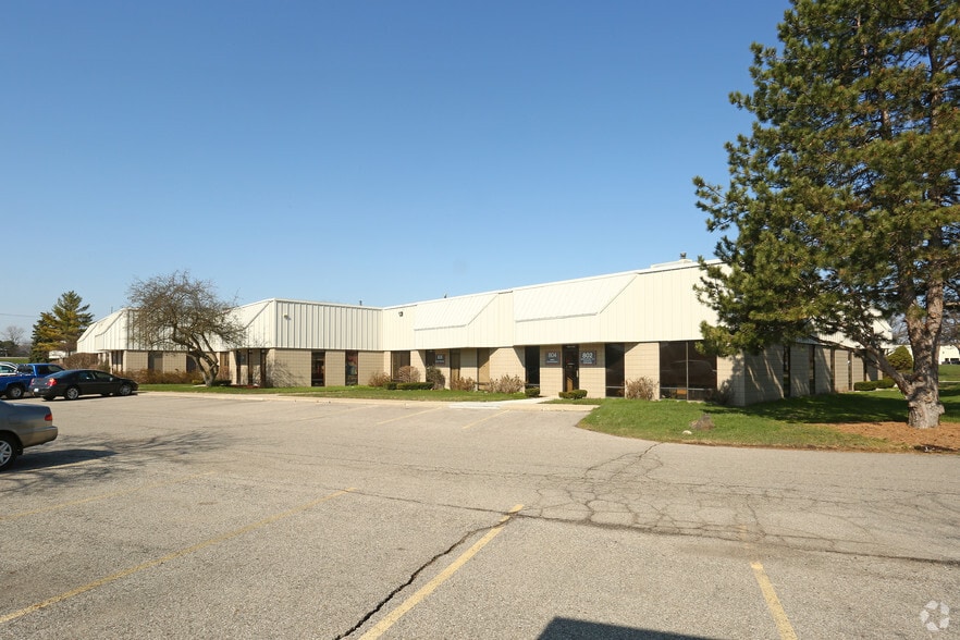 802-864 Phoenix Dr, Ann Arbor, MI for lease - Building Photo - Image 2 of 14