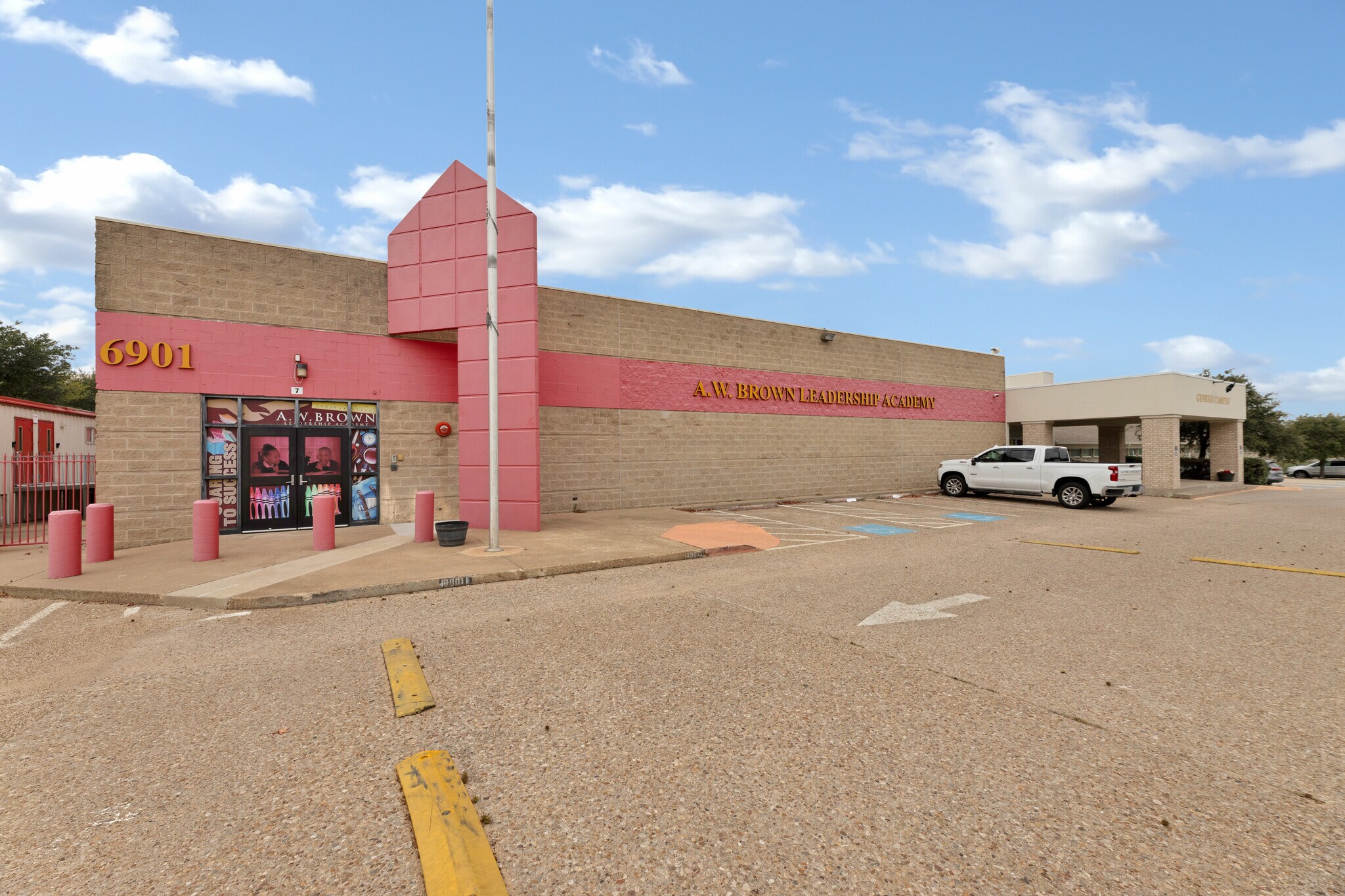 6901 S Westmoreland Rd, Dallas, TX for sale Building Photo- Image 1 of 1