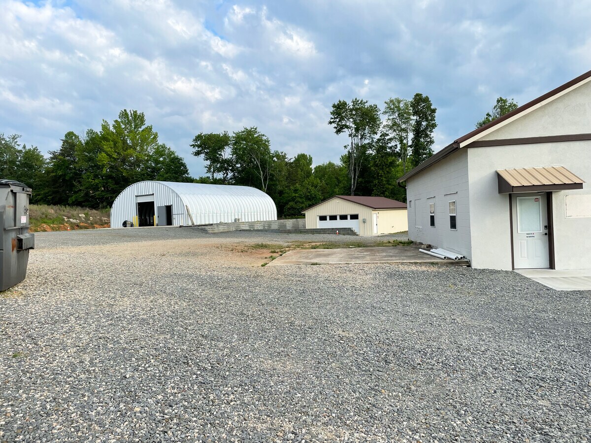 1817 US 601 Hwy, Yadkinville, NC 27055