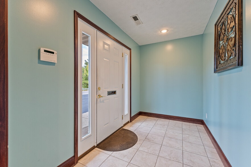 5555 Us-60 E, Huntington, WV for sale - Building Photo - Image 2 of 36