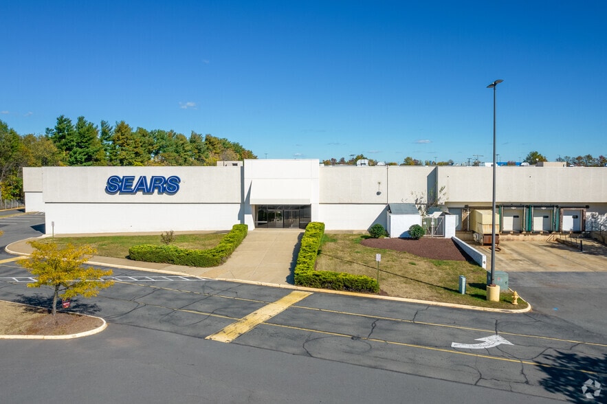 8200 Sudley Rd, Manassas, VA for lease - Building Photo - Image 2 of 5
