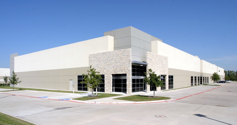 801 Hammond St, Coppell, TX for lease - Building Photo - Image 2 of 4