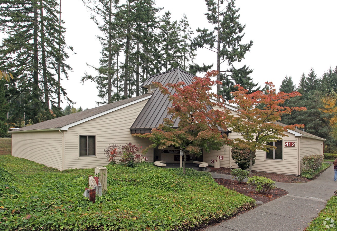 412 Black Hills Ln SW, Olympia, WA 98502
