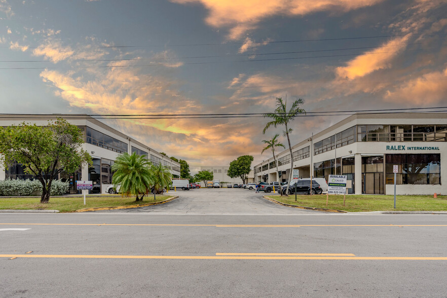 Doral Logistics Park - Warehouse