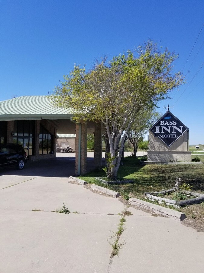 3149 Highway 72, Three Rivers, TX 78071 Hotel Three Rivers TX Hwy 72