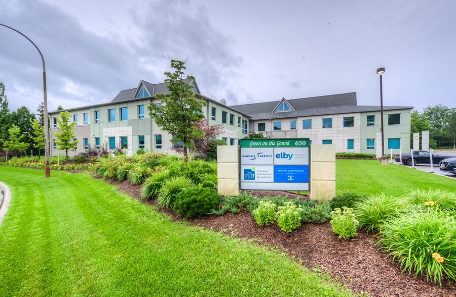 650 Riverbend Dr, Kitchener, ON for lease - Primary Photo - Image 1 of 3