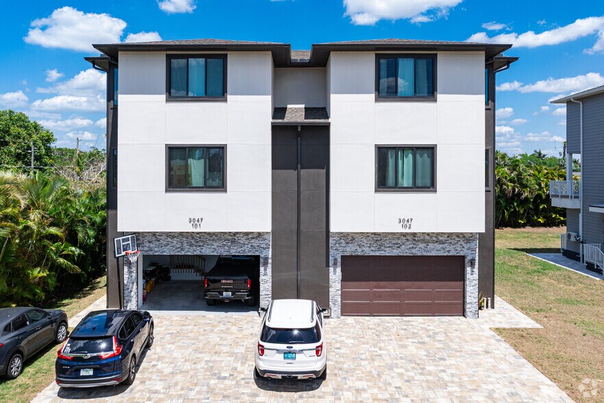 3047 Connecticut ave, Naples, FL for sale - Building Photo - Image 2 of 9