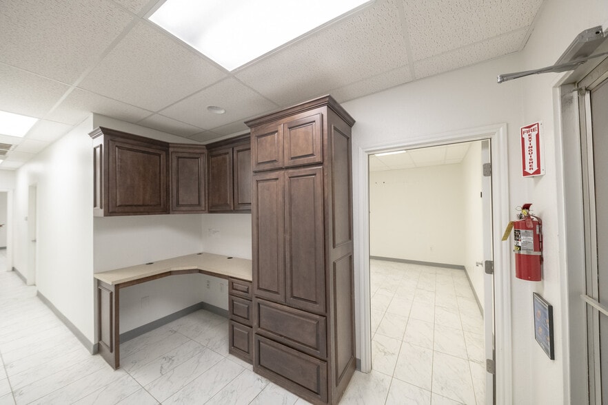 702 Andrews Hwy, Midland, TX for sale - Interior Photo - Image 3 of 5