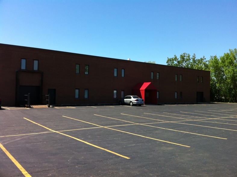 909 S Route 83, Elmhurst, IL for lease - Building Photo - Image 3 of 11