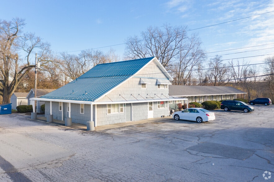 7021 In-930, Fort Wayne, IN for sale - Primary Photo - Image 1 of 5