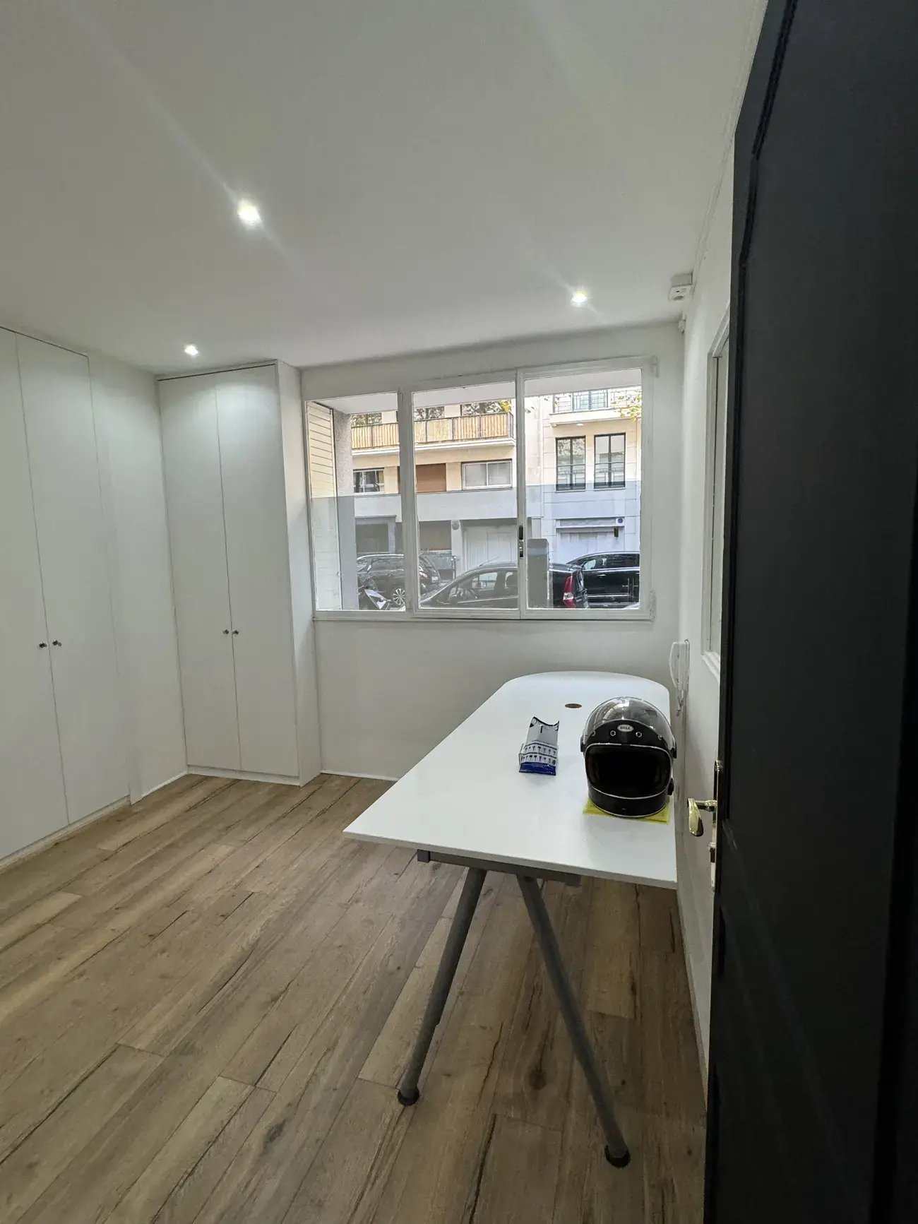 Office in Paris for lease Interior Photo- Image 1 of 6
