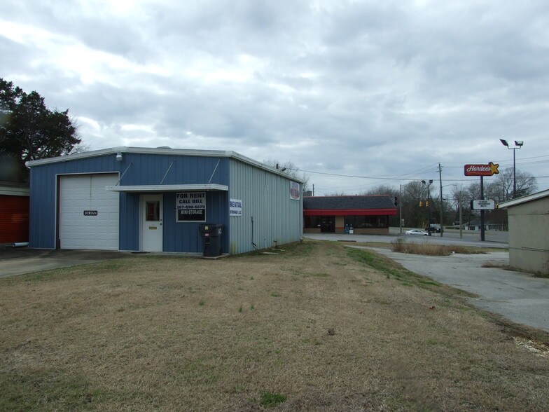 1200 Mason Ridge Dr, Demopolis, AL 36732