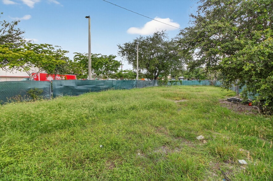 5434 NE Miami Ct, Miami, FL for sale - Building Photo - Image 2 of 25