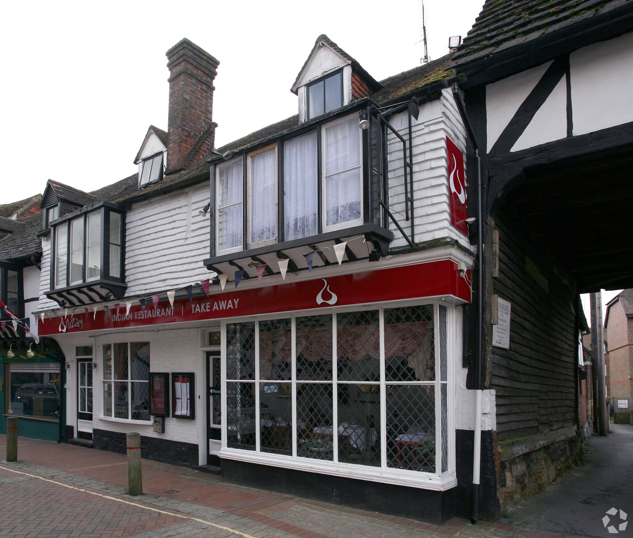 42 High St, East Grinstead for sale Primary Photo- Image 1 of 1