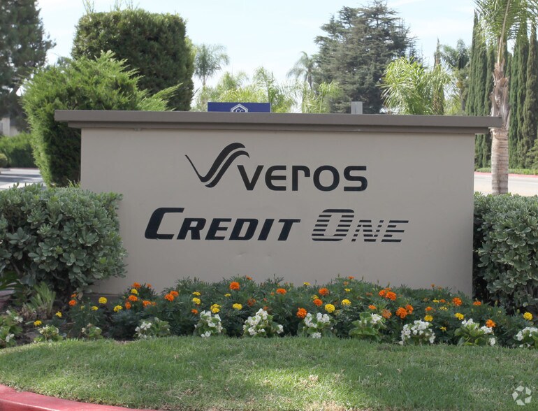 2333 N Broadway, Santa Ana, CA for lease - Building Photo - Image 2 of 13