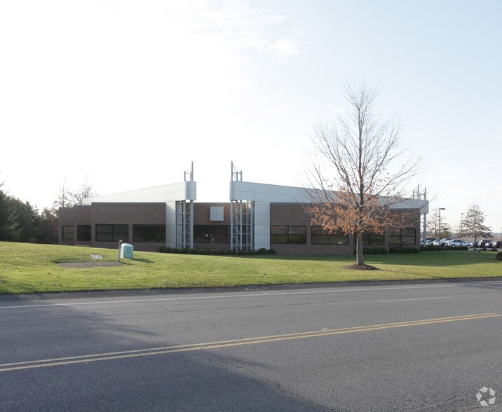 350 Jordan Rd, Troy, NY for lease - Building Photo - Image 2 of 8