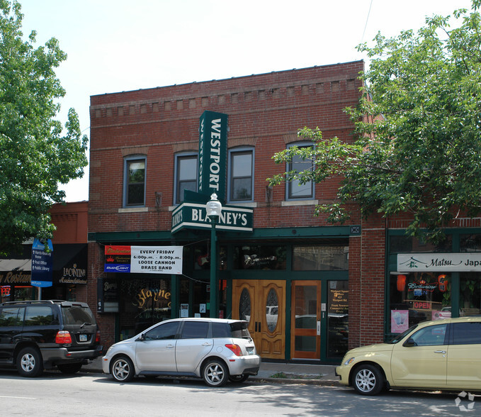 423-427 Westport Rd, Kansas City, MO for lease - Primary Photo - Image 1 of 2