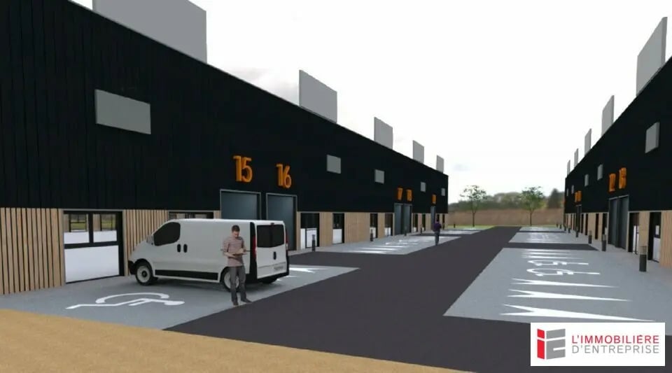 Flex in Bruz for lease Building Photo- Image 1 of 3