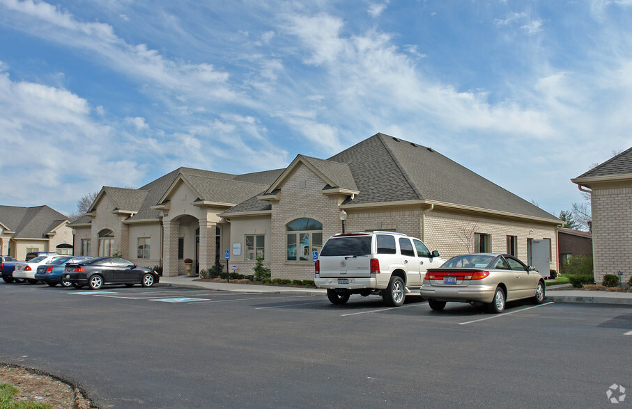 55-90 Rhoads Center Dr, Dayton, OH for lease - Building Photo - Image 3 of 4