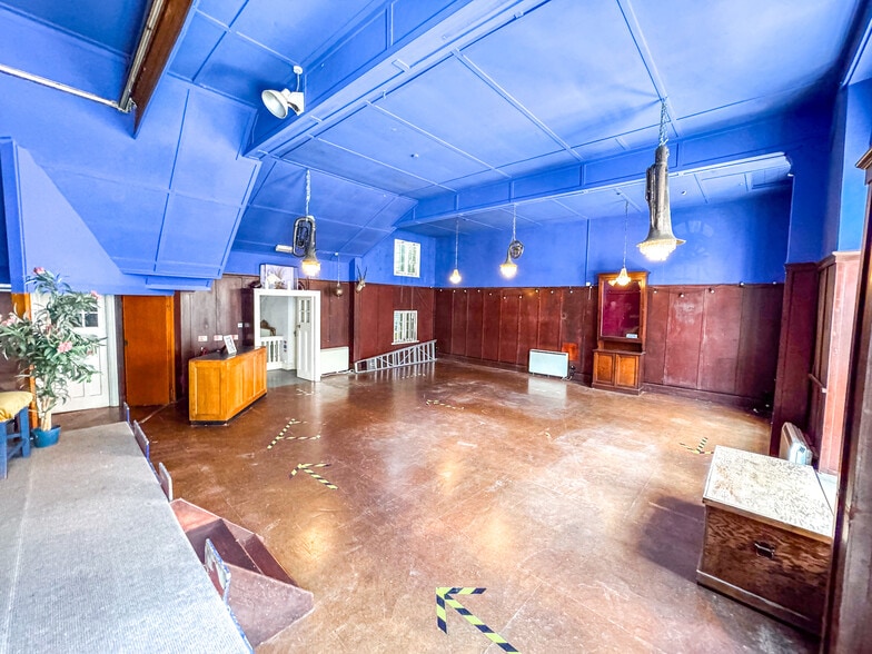 13-14 Webber St, Falmouth for sale - Interior Photo - Image 3 of 10