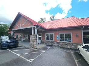 1216 Asheville Hwy, Hendersonville, NC for lease Building Photo- Image 1 of 24