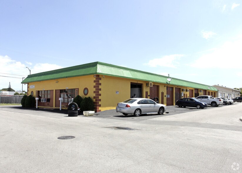 901-919 NE 30th Ct, Oakland Park, FL for sale - Primary Photo - Image 1 of 17