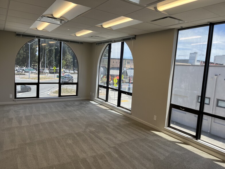 345 Lorton Ave, Burlingame, CA for lease - Building Photo - Image 3 of 4