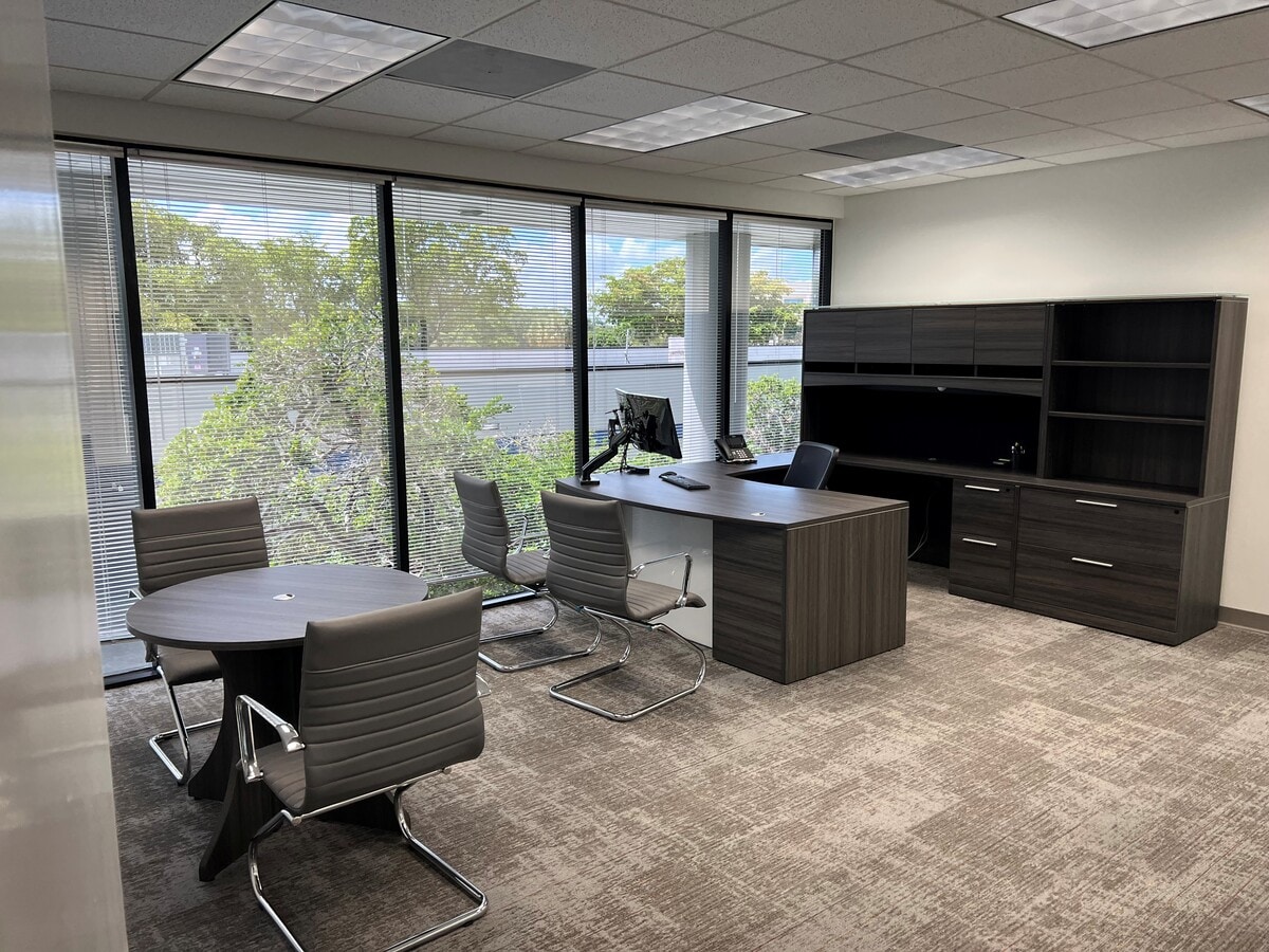 3333 W Commercial Blvd, Fort Lauderdale, FL 33309 - Unit 210B -  - Interior Photo - Image 2 of 6