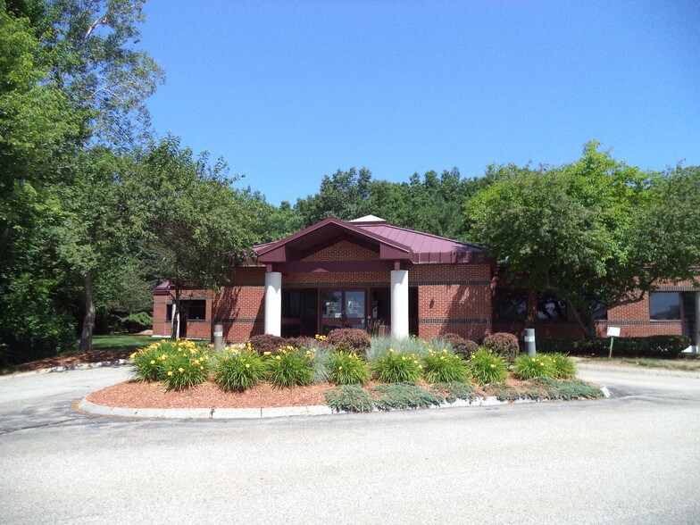 200 Technology Dr, Hooksett, NH for sale - Building Photo - Image 1 of 1