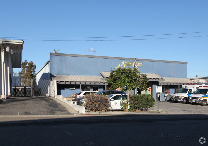 1924 Commercial St, Escondido, CA for lease - Building Photo - Image 2 of 13