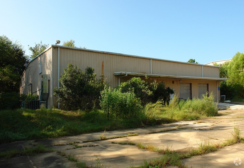 3925C W Northside Dr, Jackson, MS 39209