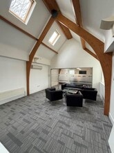 Hurst Rd, East Molesey for lease Interior Photo- Image 2 of 6