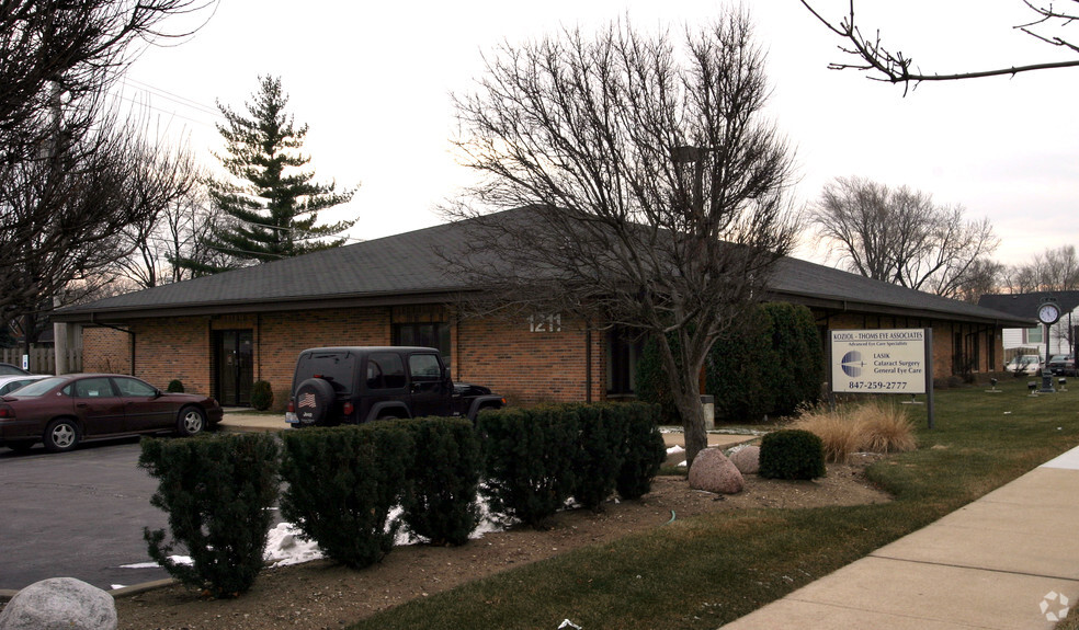 1211-1215 S Arlington Heights Rd, Arlington Heights, IL for sale - Building Photo - Image 1 of 1