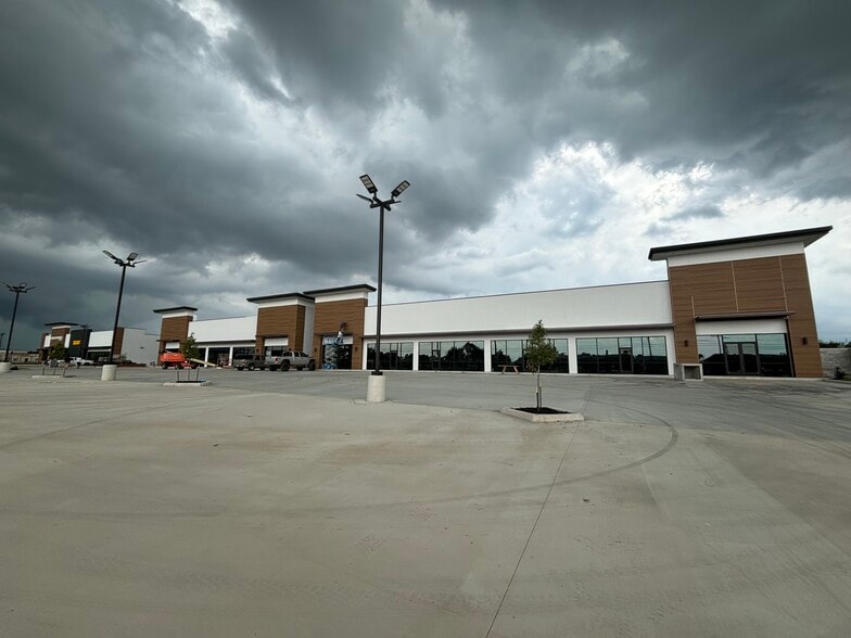 13439 W Bellfort Ave, Sugar Land, TX for lease - Building Photo - Image 3 of 7
