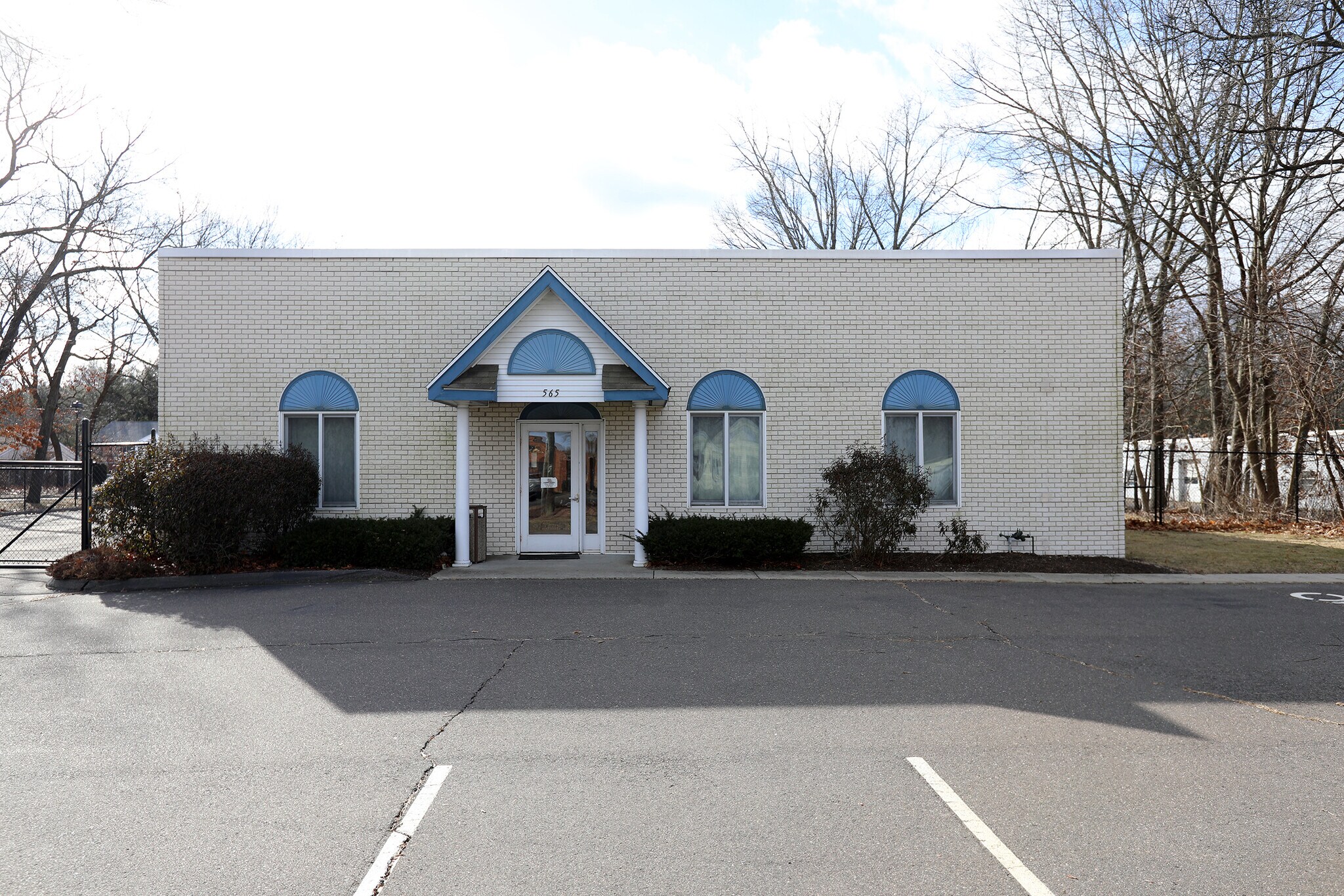 565 Halfway House Rd, Windsor Locks, CT for sale Building Photo- Image 1 of 1