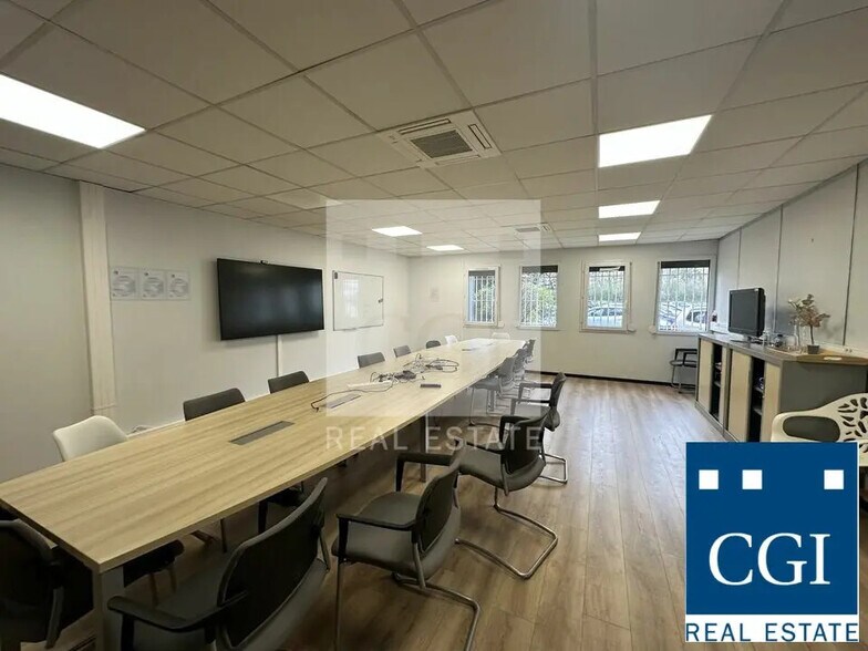 Office in Montbonnot-Saint-Martin for lease - Interior Photo - Image 2 of 4