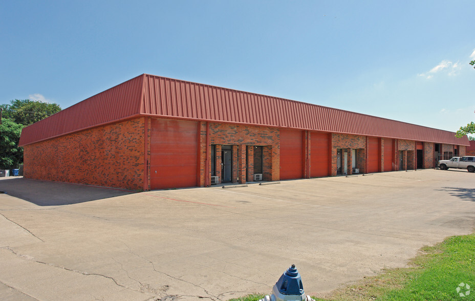 3211 S Peachtree Rd, Balch Springs, TX for lease - Building Photo - Image 2 of 2