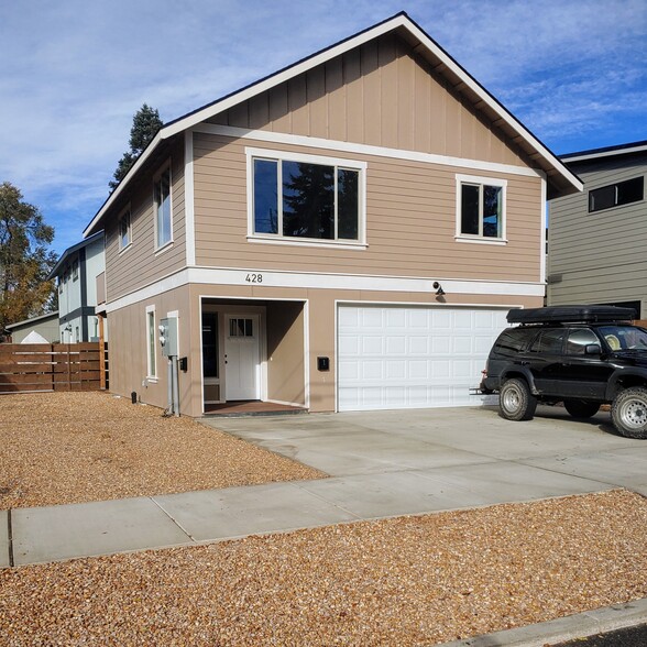 428 NE Burnside Ave, Bend, OR for sale - Building Photo - Image 1 of 24