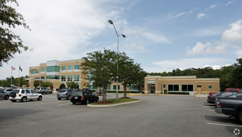 5900 Lake Wright Dr, Norfolk, VA for lease - Building Photo - Image 3 of 8