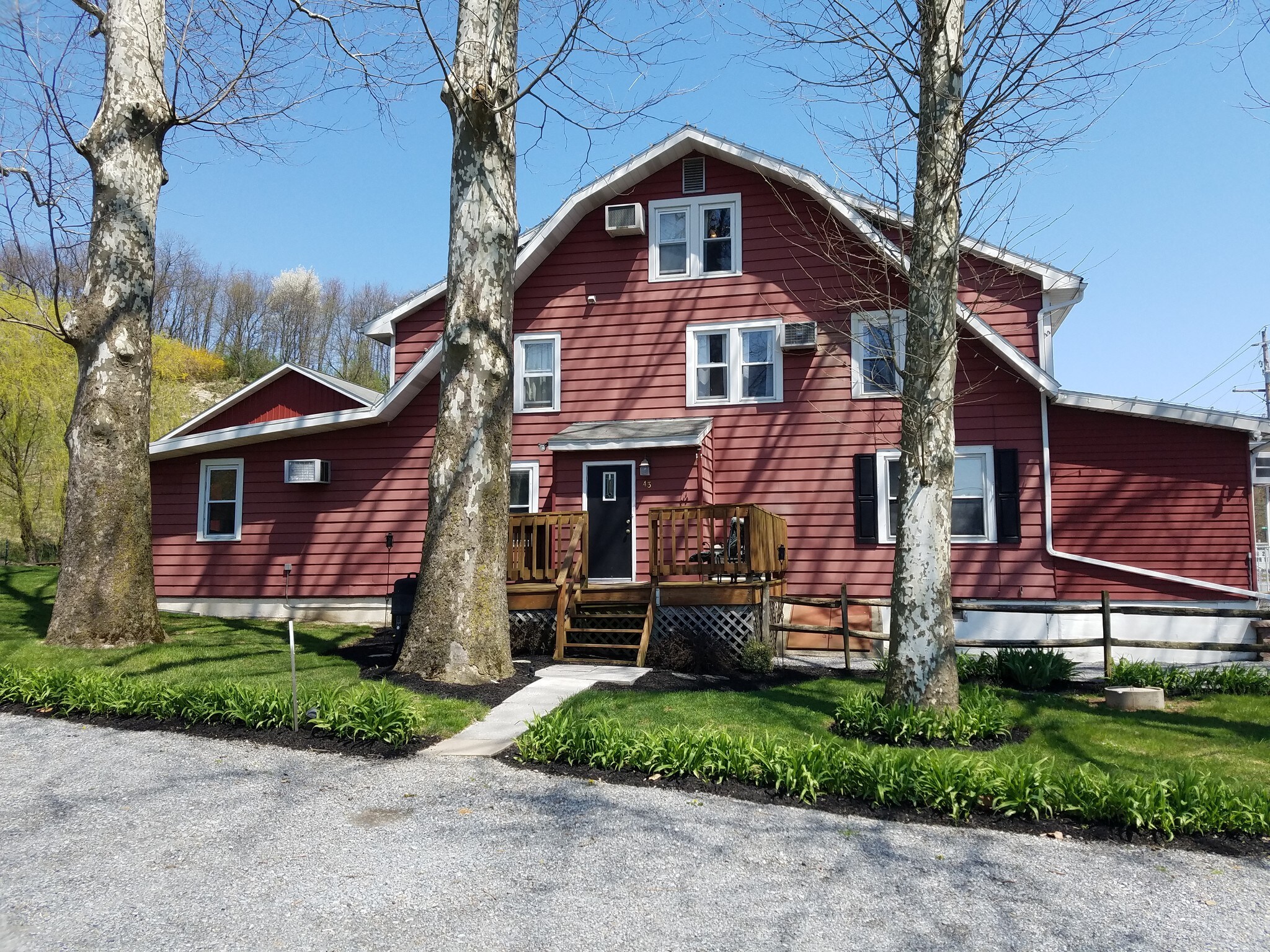 45 Old Route 22, Kutztown, PA 19530 Spectators Bar and Grille