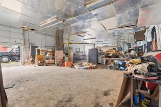104 S Norton St, Mount Vernon, OH for lease Interior Photo- Image 2 of 10