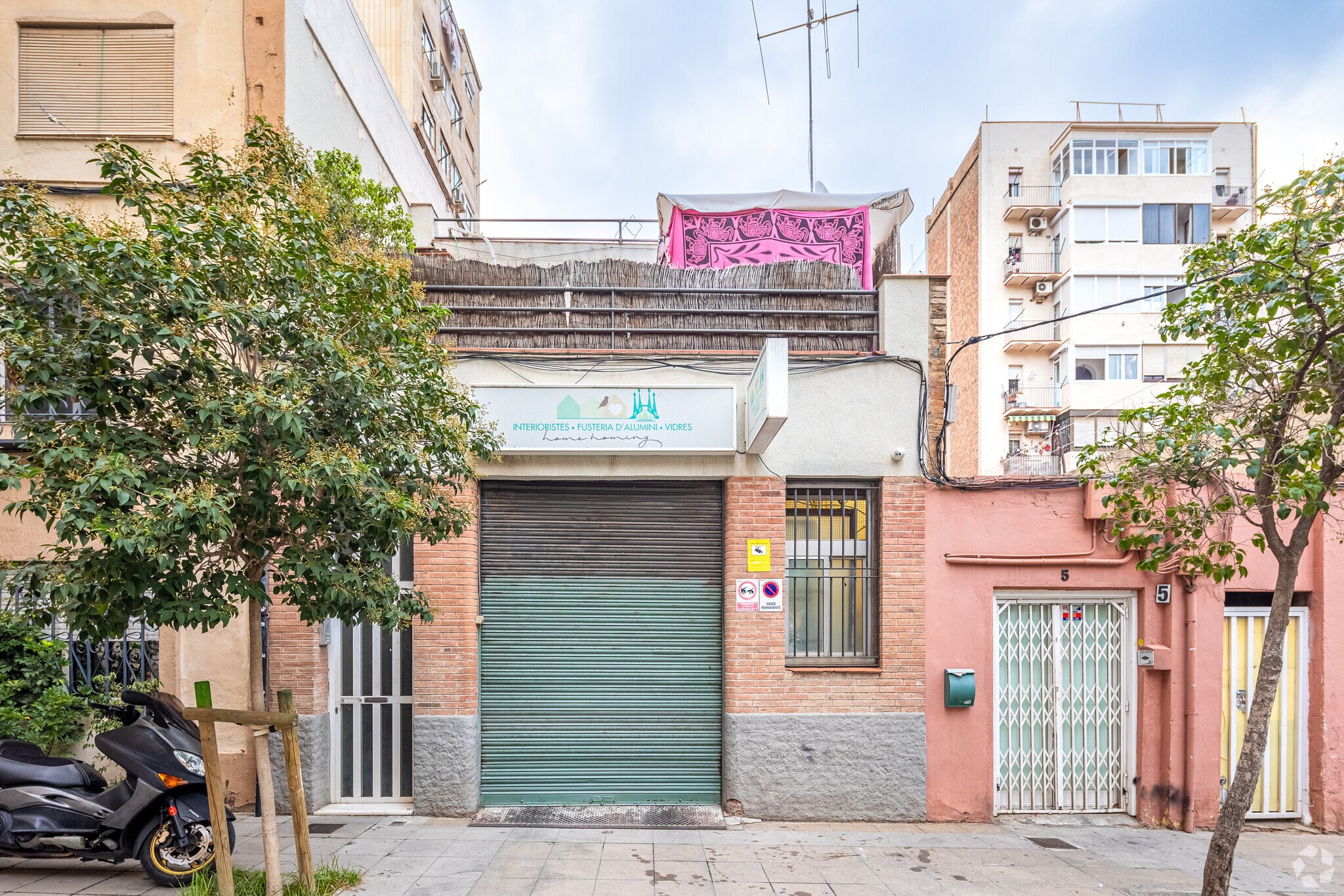 Multifamily in Barcelona, Barcelona for sale Primary Photo- Image 1 of 3